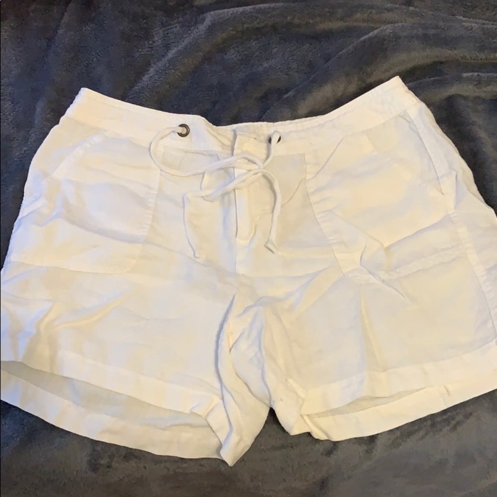 white linen shorts